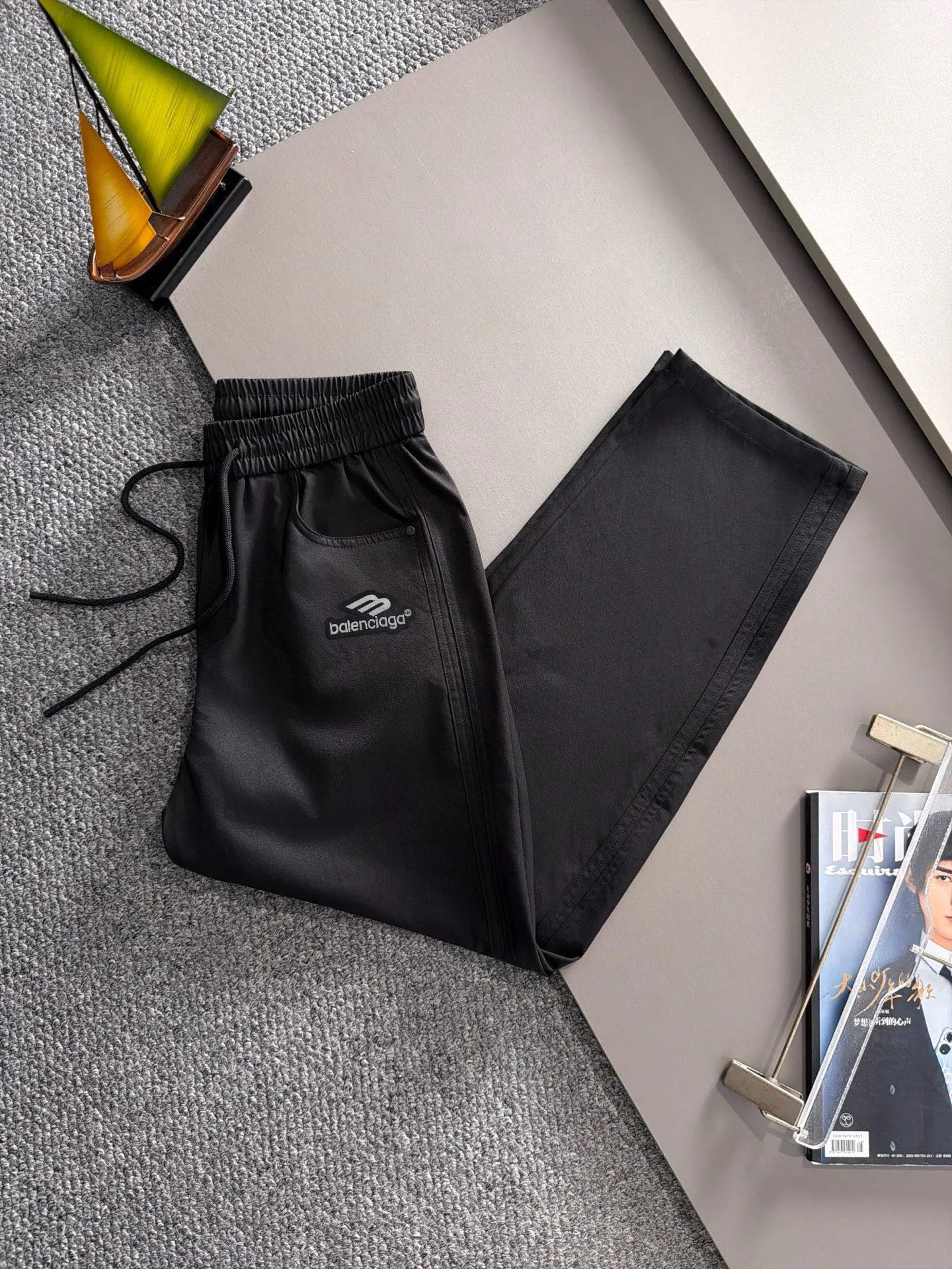 Paris 2026 spring summer New Arrival casual pants, counters custom fabric Breathable high comfort, impeccable details, brand elements design concept, reflecting high quality. The hand feels delicate and soft! Casual cuts and awesome upper body! Sizes: M-4XL